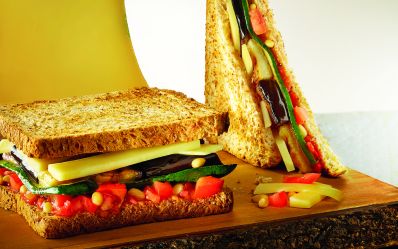 Sandwich Aux Legumes Grilles Et Au Beaufort