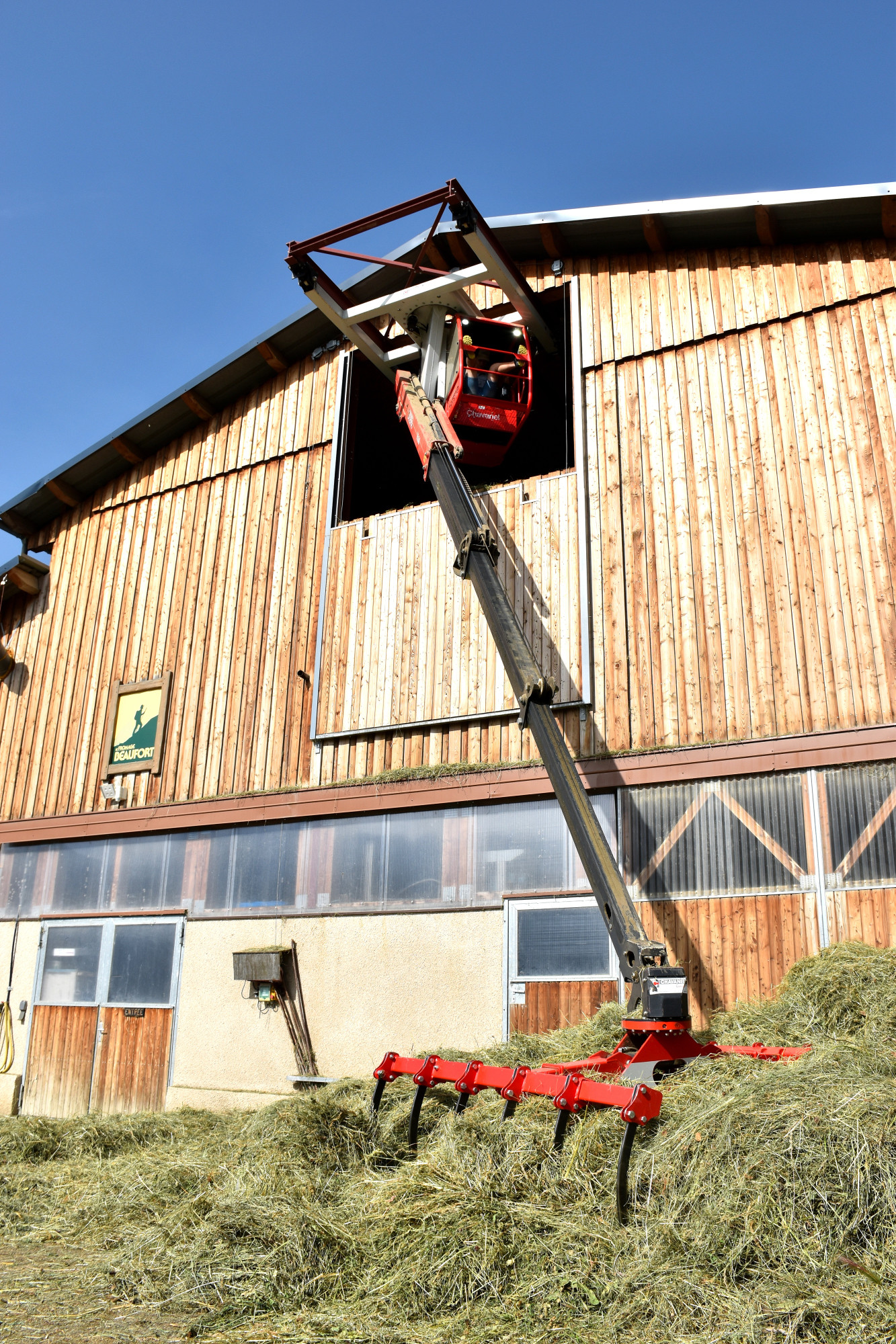 Le Dechargement Et Entree En Grange Le Travail Des Foins Fromage Beaufort 4 01